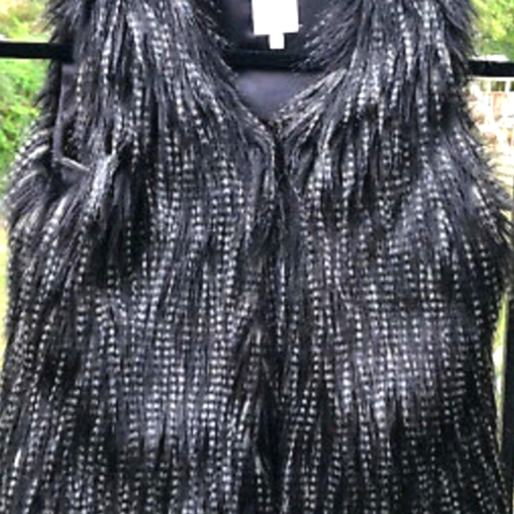 🧧Perfect Ella Moss Faux Ostrich Feather Vest👑💍 - Picture 5 of 8